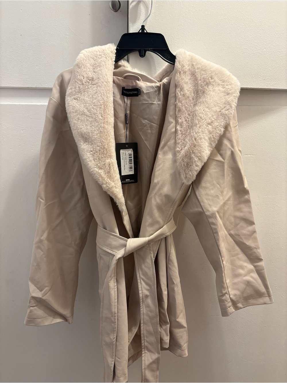 Prettylittlething Belted Faux-Shearling Collar Trench Coat - Cream